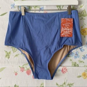 NWT Ribbed Kortni Jeane Cut High Bottoms